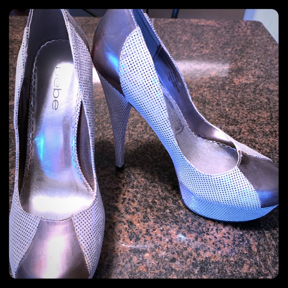 Bebe Silver round toe heel size 8